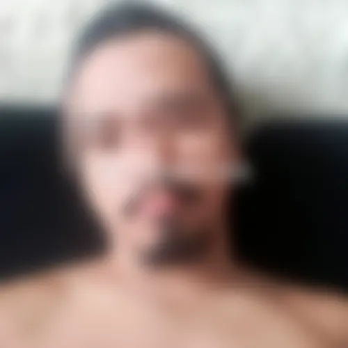 Beau brun gay espagnol pour rencontres coquines à Nantes