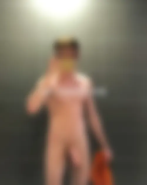 Gay actif TBM cherche à se vider ses couilles à Tourcoing