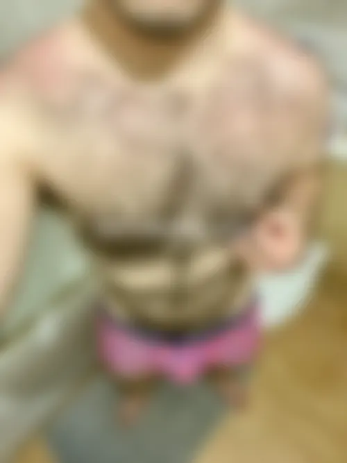 Homo poilu soumis à dominer à Laval cherche gay actif