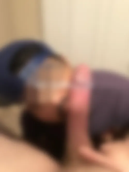 Jeune couple gay d'Antony cherche mec chaud pour plans partouzes