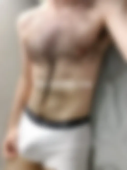 Jeune gay passif poilu dispo pour plan cul dans le Lot-et-Garonne