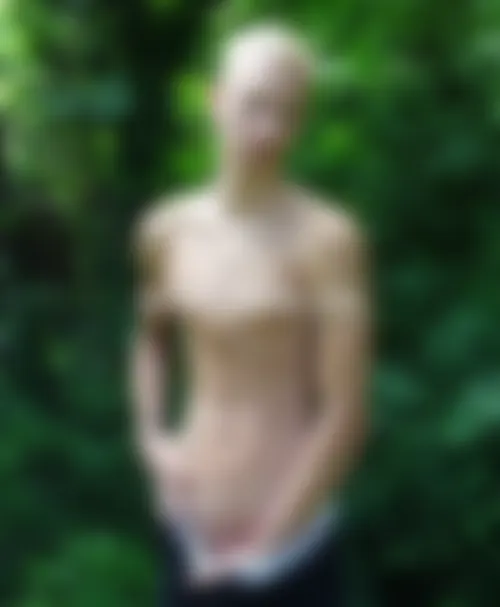 Jeune gay blond et musclé veut baiser dans les bois à Saint-Étienne