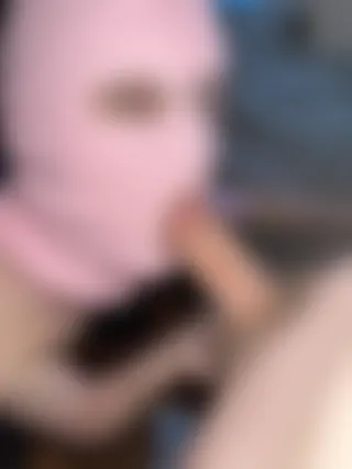 Gay passif pompe une queue et se fait défoncer discrètement à Paris