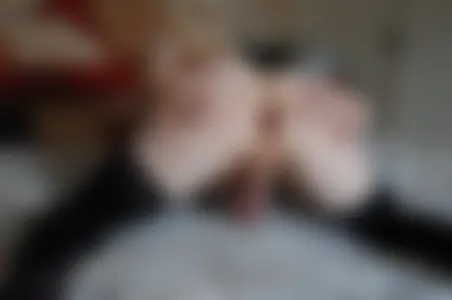 Homo efféminé soumis et chaud de Perpignan écarte son fion pour plan sexe