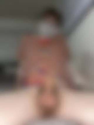 Jeune bite lilloise partage des nudes gays XXX avec mec mature sur Telegram