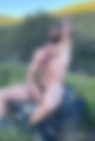 Rencontre gay exhibe pour une fellation en extérieur en montagne de Savoir
